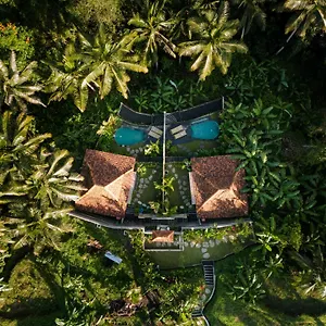 https://madani-antique-villas.ubudhotelsnow.com
